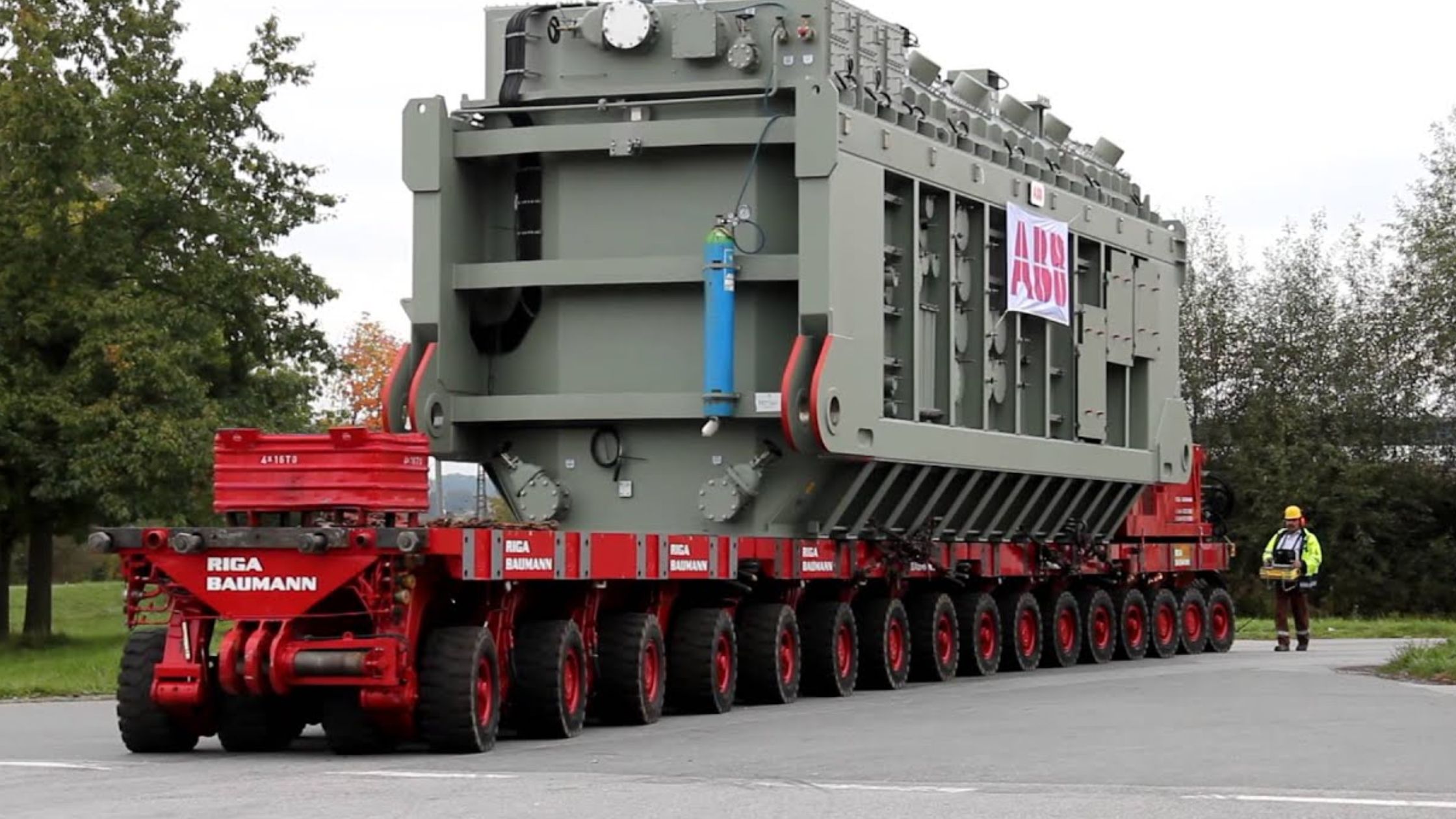 Platform truck heavy load shipping by vervo middle east in the uae